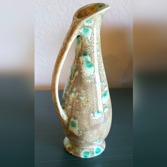 Vintage Cream & Green Mottled Hand Glazed Mid-Century Modern 70s Pre-formed Vase - Picture 4 of 8